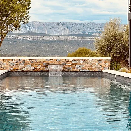 Alex Lodge Sud Bastide Sainte Victoire 10 min Aix 25 min Cassis-2